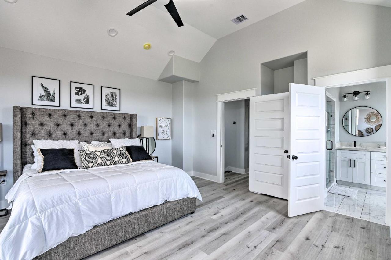 Chic Crystal Beach Escape With Deck - Walk To Beach! Bolivar Peninsula Buitenkant foto