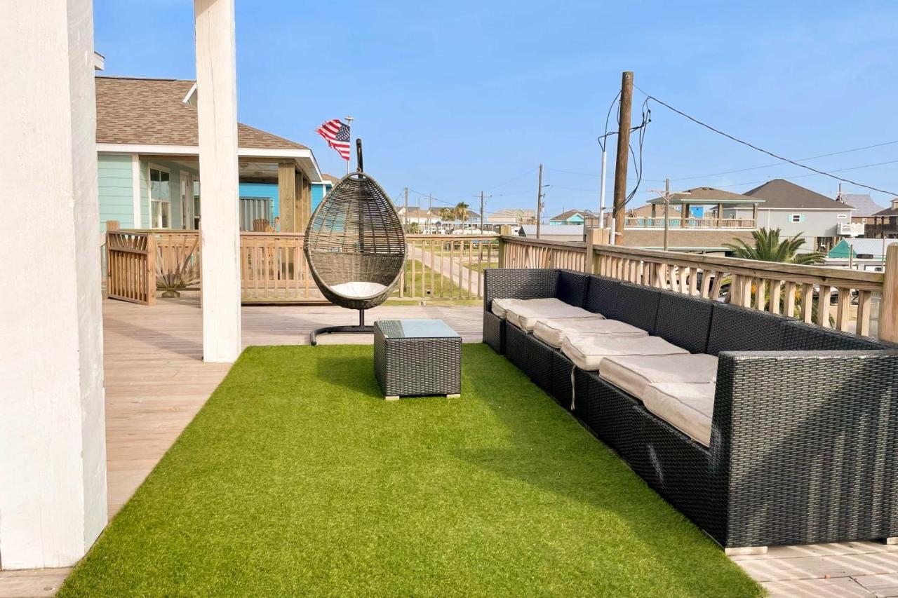Chic Crystal Beach Escape With Deck - Walk To Beach! Bolivar Peninsula Buitenkant foto