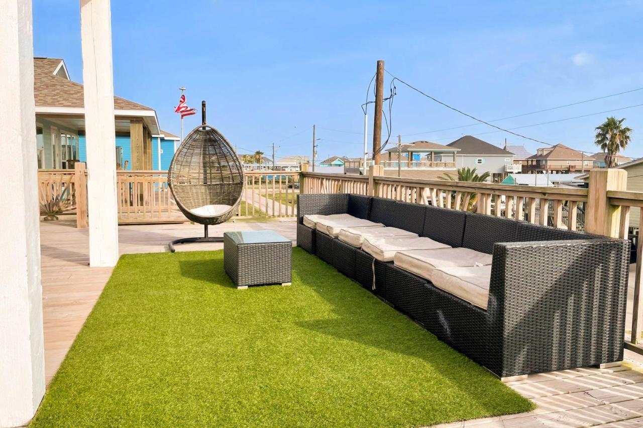 Chic Crystal Beach Escape With Deck - Walk To Beach! Bolivar Peninsula Buitenkant foto